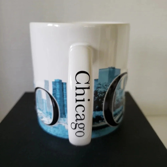 2010 America Ware Chicago Skyline Blue/White Coffee mug. - Picture 6 of 7
